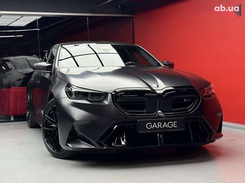 BMW M5 2025 - фото 11