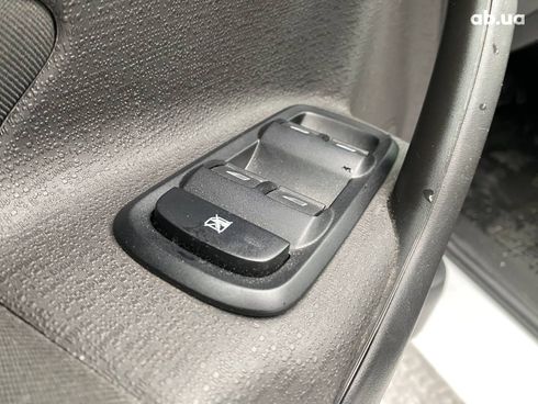 Ford Fiesta 2019 белый - фото 23