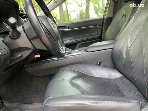 Toyota Camry 2017 черный - фото 33
