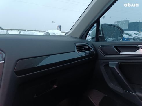 Volkswagen Tiguan 2018 белый - фото 30