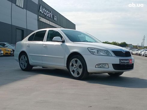 Skoda Octavia 2012 белый - фото 3