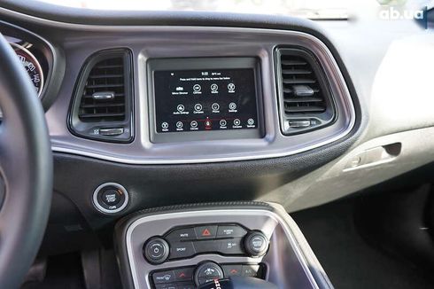 Dodge Challenger 2019 - фото 25