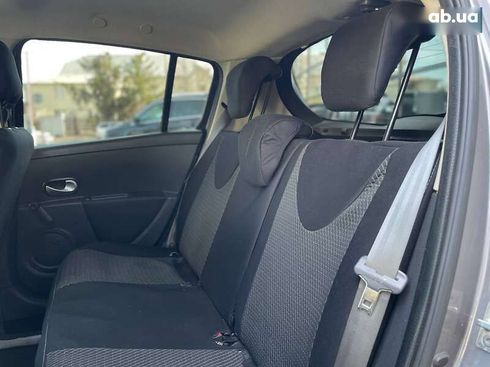 Renault Clio 2012 - фото 17