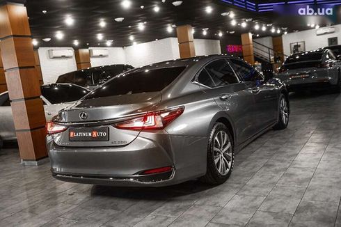 Lexus ES 2019 - фото 20