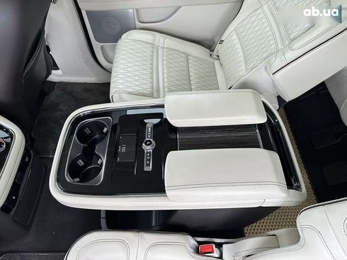 Lincoln Navigator 2019 - фото 24