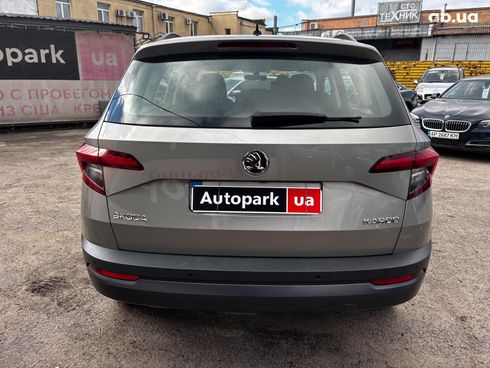 Skoda Karoq 2018 бежевый - фото 6