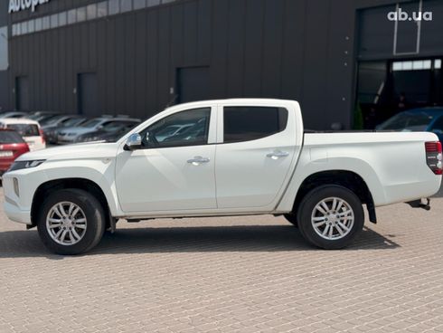 Mitsubishi l 200 2019 белый - фото 3