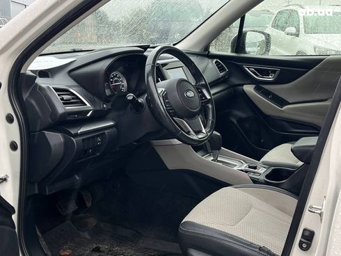 Subaru Forester 2018 белый - фото 18