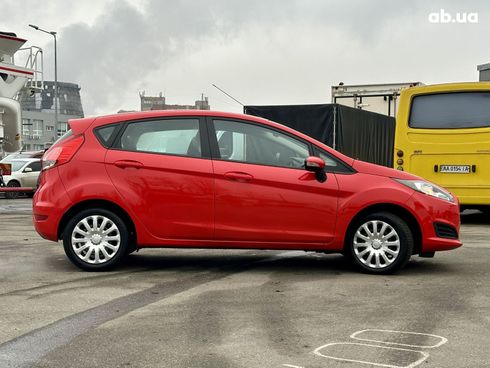 Ford Fiesta 2013 красный - фото 2