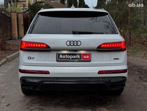 Audi Q7 2023 белый - фото 33