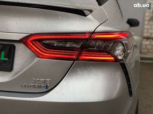 Toyota Camry 2020 - фото 15