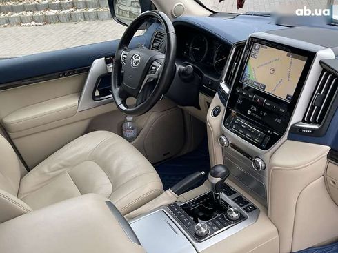 Toyota Land Cruiser 2019 - фото 29