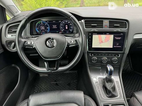 Volkswagen e-Golf 2017 - фото 18