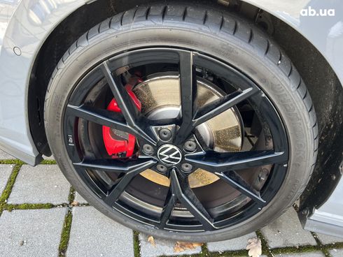 Volkswagen Golf GTI 2023 - фото 20