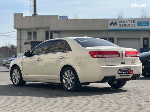 Lincoln MKZ 2012 белый - фото 8