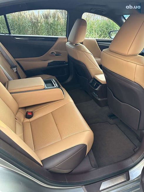 Lexus ES 2021 - фото 26
