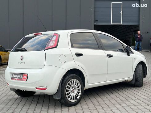 Fiat grande punto 2012 белый - фото 7