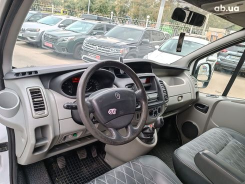 Renault Trafic 2014 белый - фото 20