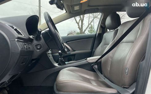 Toyota Avensis 2012 - фото 9