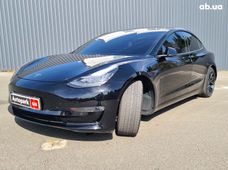 Продаж вживаних Tesla Model 3 2018 року - купити на Автобазарі