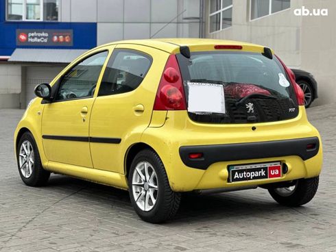 Peugeot 107 2011 желтый - фото 20