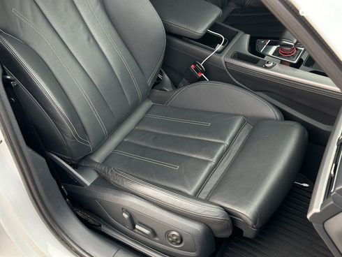 Audi A4 2022 белый - фото 32