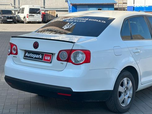 Volkswagen Jetta 2008 белый - фото 6