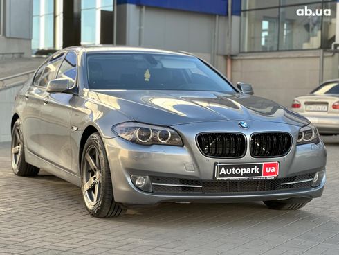 BMW 5 серия 2012 серый - фото 4