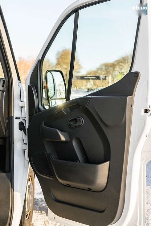 Renault Master 2020 - фото 24