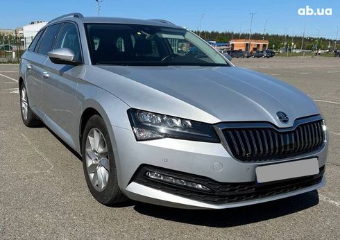 Skoda Superb 2021 серебристый - фото 2