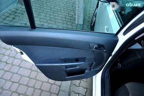 Opel Astra 2010 - фото 22