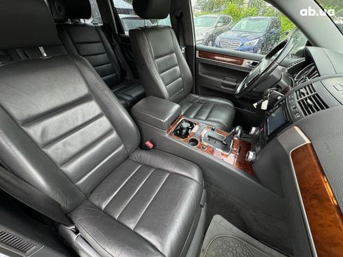 Volkswagen Touareg 2009 серый - фото 29