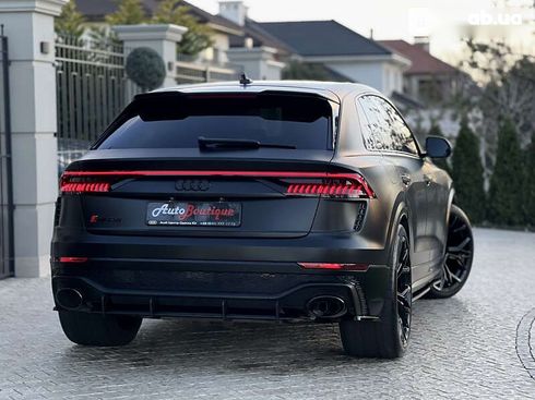Audi RS Q8 2021 - фото 24