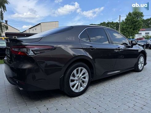 Toyota Camry 2021 - фото 15