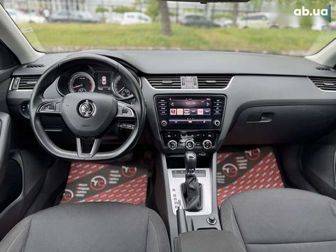 Skoda Octavia 2018 - фото 24