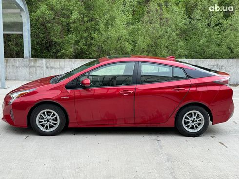 Toyota Prius 2018 красный - фото 32