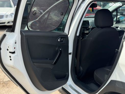 Peugeot 2008 2019 белый - фото 7