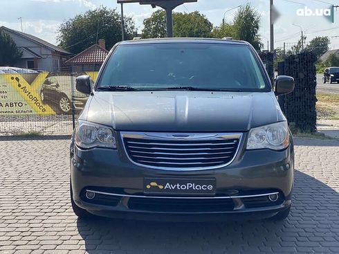 Chrysler town&country 2016 - фото 15