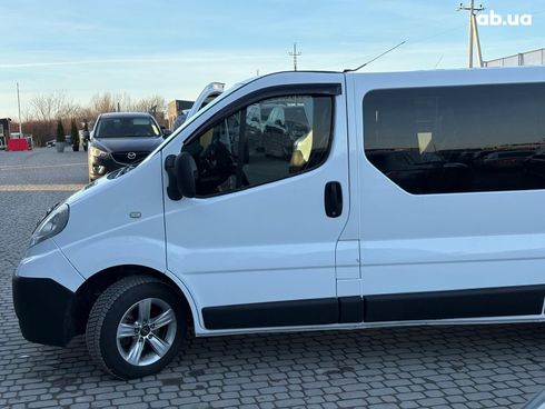 Opel Vivaro 2009 белый - фото 13