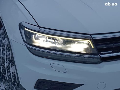 Volkswagen Tiguan 2018 белый - фото 17
