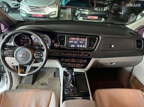 Kia Carnival 2016 - фото 22