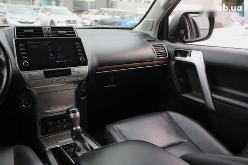 Toyota Land Cruiser Prado 2021 - фото 11