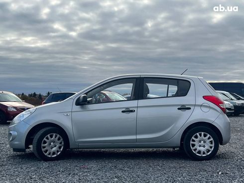 Hyundai i20 2011 серый - фото 4