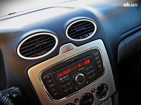 Ford Focus 2010 - фото 11