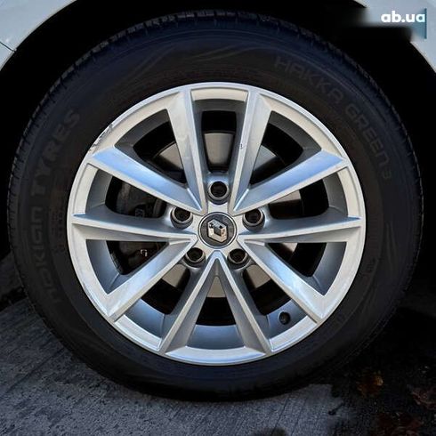 Renault Megane 2018 - фото 13