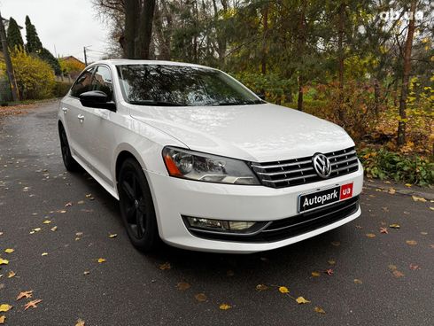 Volkswagen Passat 2012 белый - фото 3