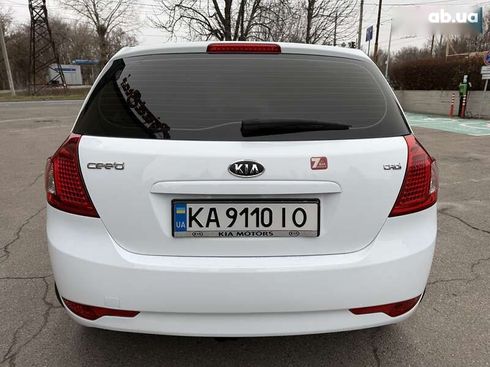 Kia Cee'd 2010 - фото 12