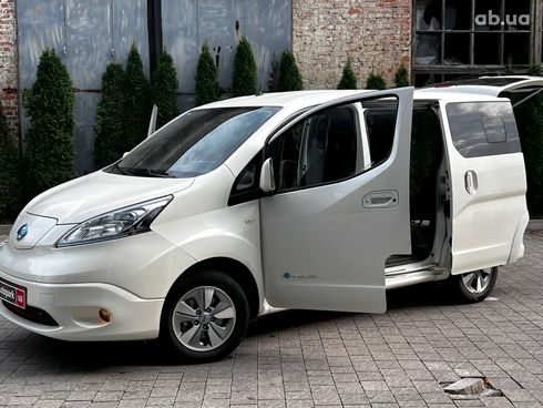 Nissan e-NV200 2018 белый - фото 12