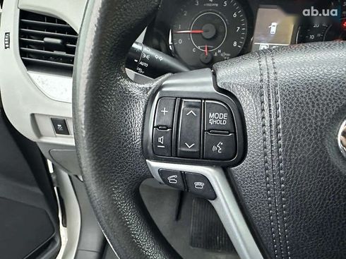 Toyota Sienna 2016 - фото 11