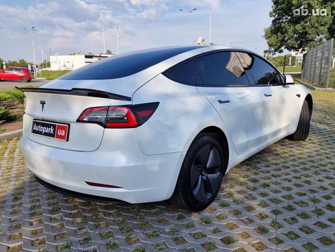 Tesla Model 3 2019 белый - фото 18